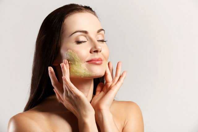 4 SUPER-EASY HOMEMADE FACE MASKS FOR GLOWING SKIN